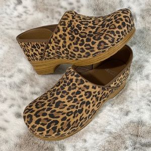 NWOB Dansko Leopard Professional Clogs Size 42 EU